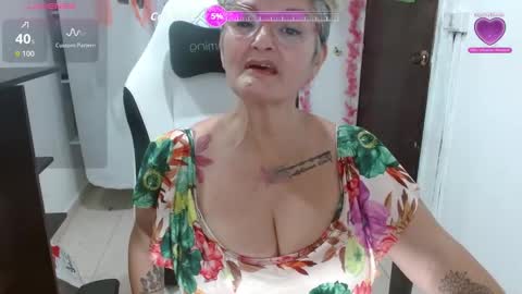 Snapshot of bety_cum3 chatting on 11.02.25 bibiana online show from 11.02.25