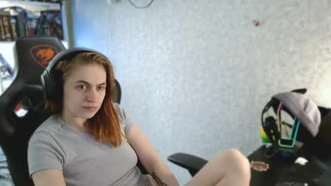 Snapshot of beverly_yay chatting on 04.23.26 beverly_yay online show from 04.23.26