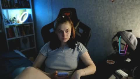 Snapshot of beverly_yay chatting on 04.24.26 beverly_yay online show from 04.24.26