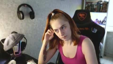 Snapshot of beverly_yay chatting on 04.28.26 beverly_yay online show from 04.28.26
