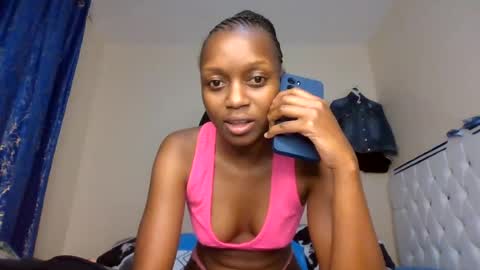 Snapshot of beverlyne5 chatting on 07.19.26 beverly online show from 07.19.26
