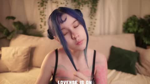 Eliz online show from 12.17.25