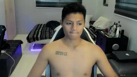 bhillrhey121103 online show from 02.07.26