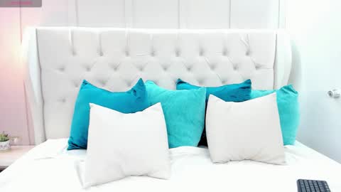 Snapshot of bhritany_brow chatting on 10.21.25 Bhri online show from 10.21.25