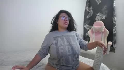 Bianca Tuesday to Sunday from 2am to 6am UTC-5 online show from 02.22.25