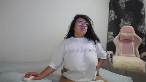 Bianca Tuesday to Sunday from 2am to 6am UTC-5 online show from 10.15.25