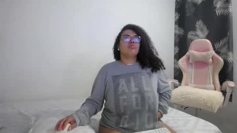 Bianca Tuesday to Sunday from 2am to 6am UTC-5 online show from 01.13.26