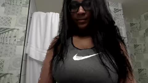 Snapshot of biancadoesitright chatting on 04.12.26 biancadoesitright online show from 04.12.26