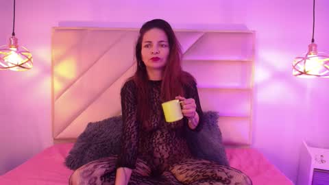 Snapshot of biancaluxx1 chatting on 11.04.25 Bianca online show from 11.04.25