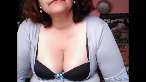 Snapshot of biancasteel chatting on 04.30.26 biancasteel online show from 04.30.26