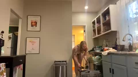 Snapshot of bibaby_ellie_ chatting on 10.11.25 Ellie online show from 10.11.25