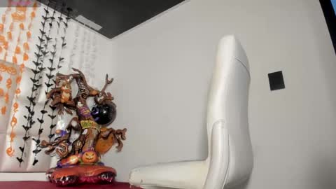 bibiana_js_ online show from 10.13.25