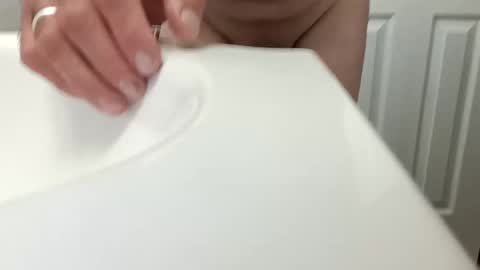 bibottom68942 online show from 10.24.25