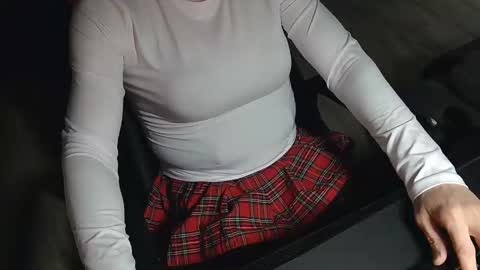 Snapshot of bicdrachel4fun chatting on 10.27.25 BiCDRachel online show from 10.27.25