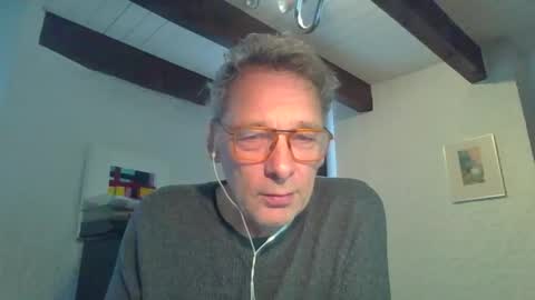 Snapshot of bicolonback4 chatting on 11.16.25 bicolonback4 online show from 11.16.25