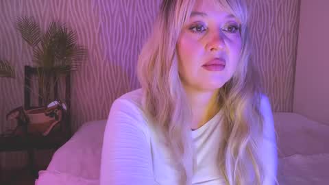 Snapshot of big_ass_blonde chatting on 01.22.25 Eva online show from 01.22.25