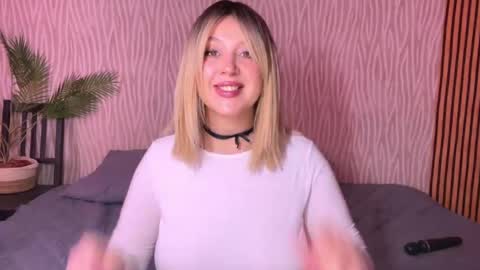Snapshot of big_ass_blonde chatting on 05.25.26 Eva online show from 05.25.26