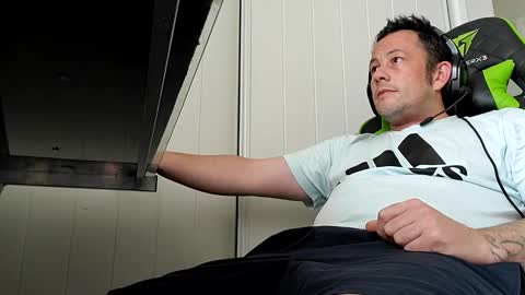 Snapshot of big_balls_big_load chatting on 01.05.25 big_balls_big_load online show from 01.05.25