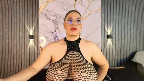 Tell me Sophia  online show from 04.17.26