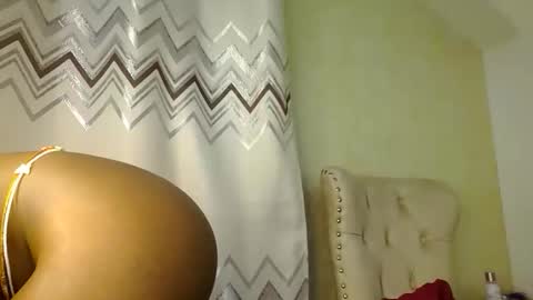 Snapshot of bigbaby004 chatting on 12.21.25 bigbaby004 online show from 12.21.25