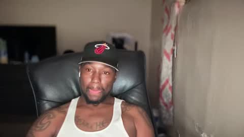 Snapshot of bigbackwoodcali chatting on 09.17.25 bigbackwoodcali online show from 09.17.25