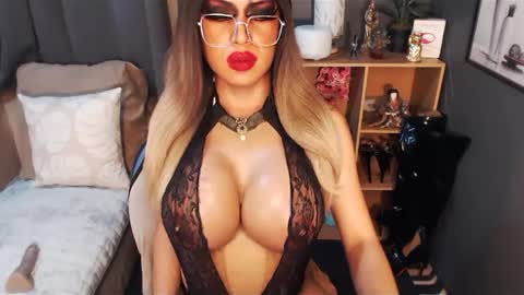 Loraine Cruz online show from 02.24.25