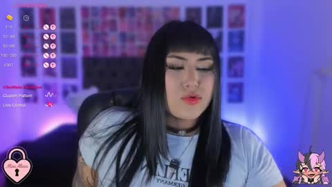 Snapshot of bigboobs_cloe chatting on 10.21.25 bigboobs cloe online show from 10.21.25