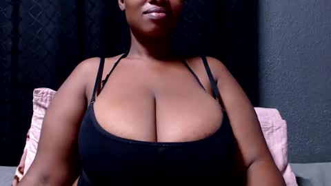 Snapshot of bigboobsbitchx chatting on 06.02.26 bigboobsbitchx online show from 06.02.26