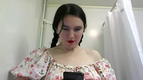 Snapshot of bigbootybunny chatting on 11.05.25 Isabella online show from 11.05.25