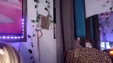 bigbootyslut04 online show from 09.13.25