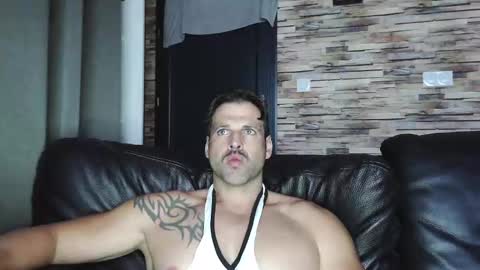 Snapshot of bigboyband chatting on 10.10.25 Bigboyband online show from 10.10.25