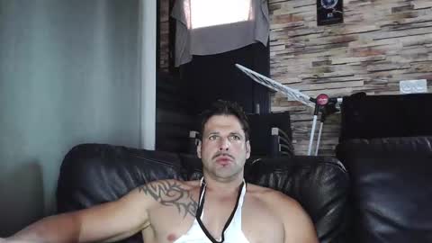 Snapshot of bigboyband chatting on 10.23.25 Bigboyband online show from 10.23.25