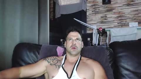 Snapshot of bigboyband chatting on 11.04.25 Bigboyband online show from 11.04.25