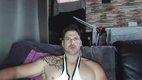 Snapshot of bigboyband chatting on 11.06.25 Bigboyband online show from 11.06.25