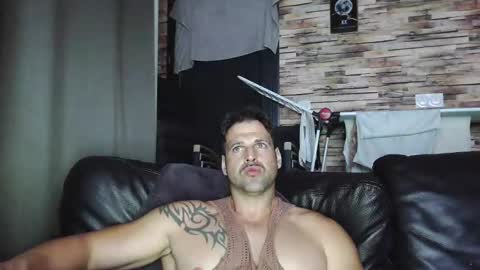 Snapshot of bigboyband chatting on 11.08.25 Bigboyband online show from 11.08.25