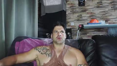 Snapshot of bigboyband chatting on 11.11.25 Bigboyband online show from 11.11.25