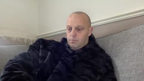 Snapshot of bigbumlover2377 chatting on 02.19.25 bigbumlover2377 online show from 02.19.25