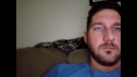 Snapshot of bigcanuck35 chatting on 10.29.25 bigcanuck35 online show from 10.29.25