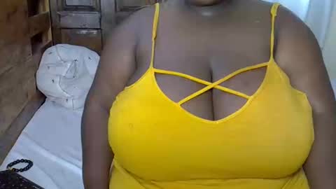 Snapshot of bigchocotities chatting on 02.01.25 bigchocotities online show from 02.01.25