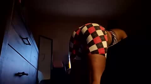 bigg_steppa87 online show from 11.12.25