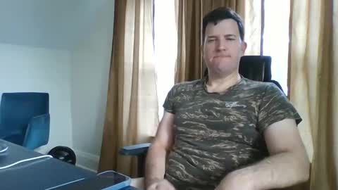 BiggestBallsOnChatr online show from 11.17.25