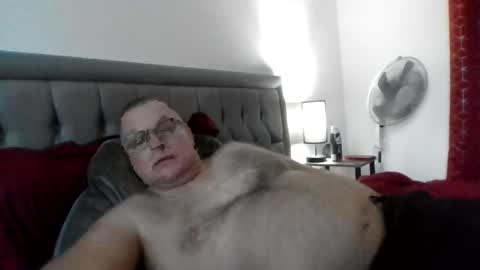 bigguy2014 online show from 11.18.25