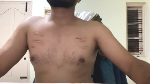 Snapshot of bighandsomesatisfy chatting on 10.28.25 bighandsomesatisfy online show from 10.28.25