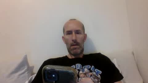 Snapshot of bighugemouthful chatting on 01.02.25 Chaz online show from 01.02.25