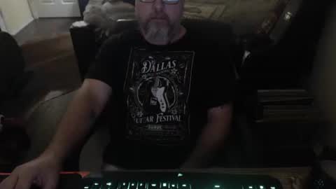 bighugmugg online show from 05.15.26