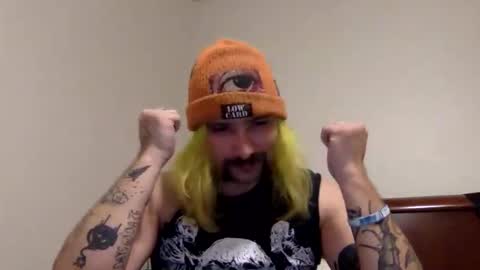 Snapshot of bigkhaos chatting on 11.15.25 Bigkhaos online show from 11.15.25