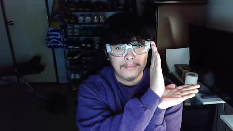 Snapshot of biglongt chatting on 10.23.25 biglongt online show from 10.23.25