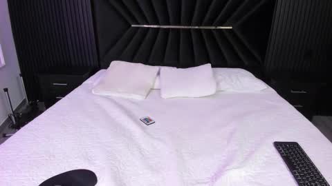 Zayra online show from 09.13.25