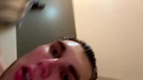 Snapshot of bigskinnyboyshh chatting on 12.22.24 bigskinnyboyshh online show from 12.22.24