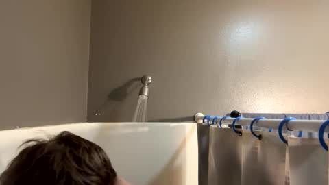 Snapshot of bigskinnyboyshh chatting on 01.06.25 bigskinnyboyshh online show from 01.06.25